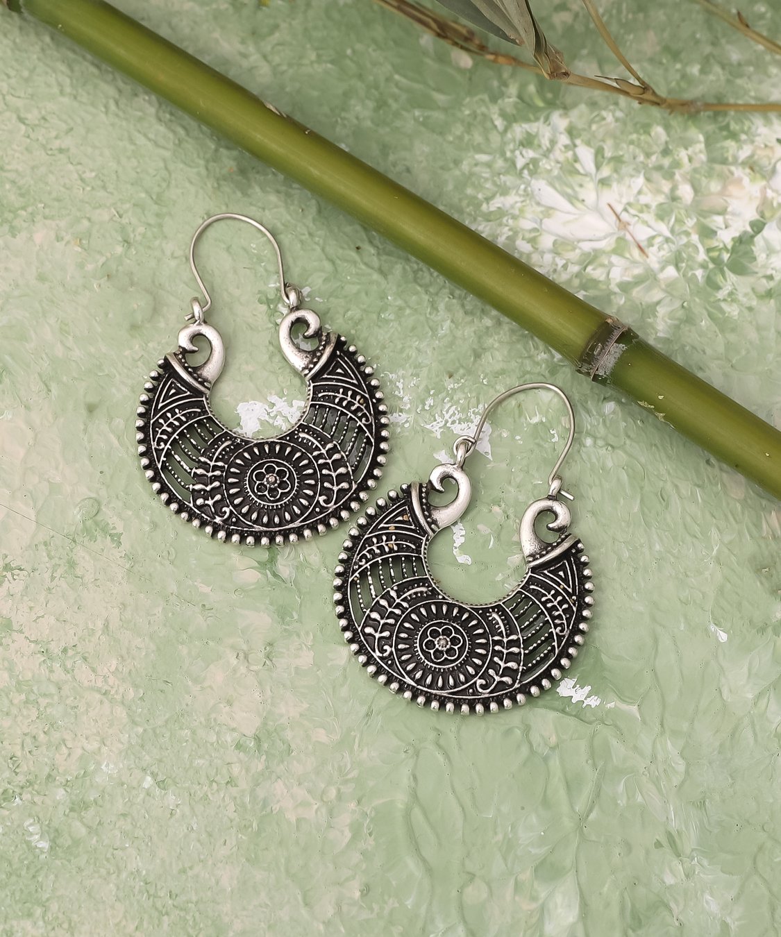 Antique Silver Plated Fligree Oval Circle Earrings