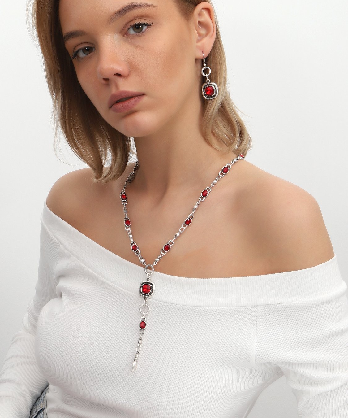 Jewelry Set with Red Crystal Chain Necklace and Earrings